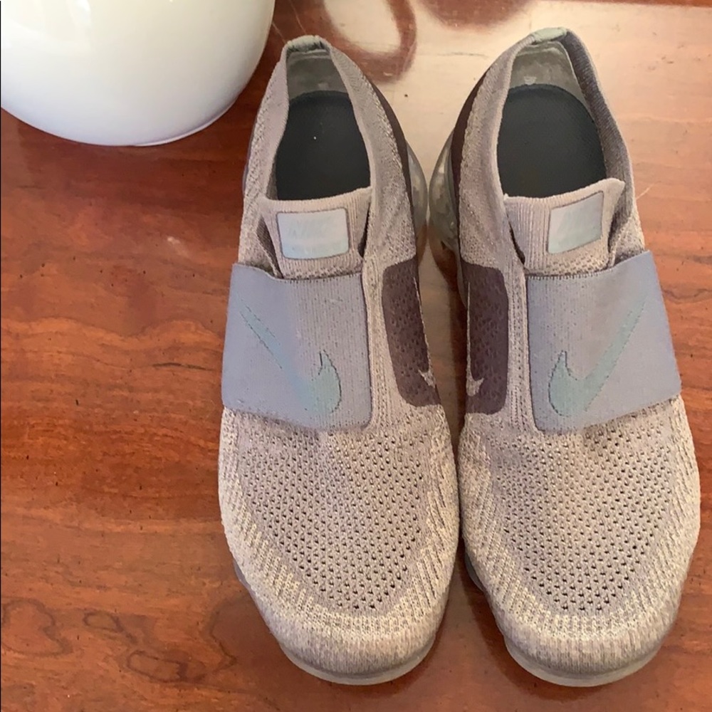 Nike women’s Vapormax tennis shoe